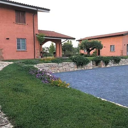 Casale Appia 4*