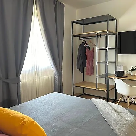 Casale Appia 4* לטינה