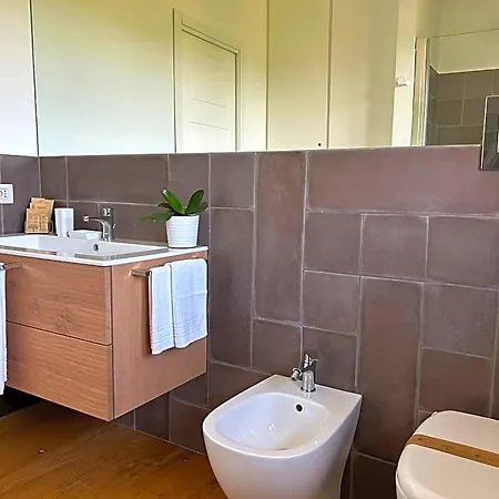 Casale Appia 4*