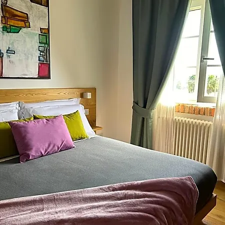 לינה וארוחת בוקר Casale Appia 4*