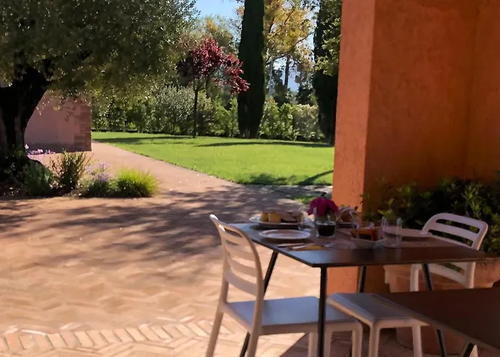 Casale Appia 4* Latina